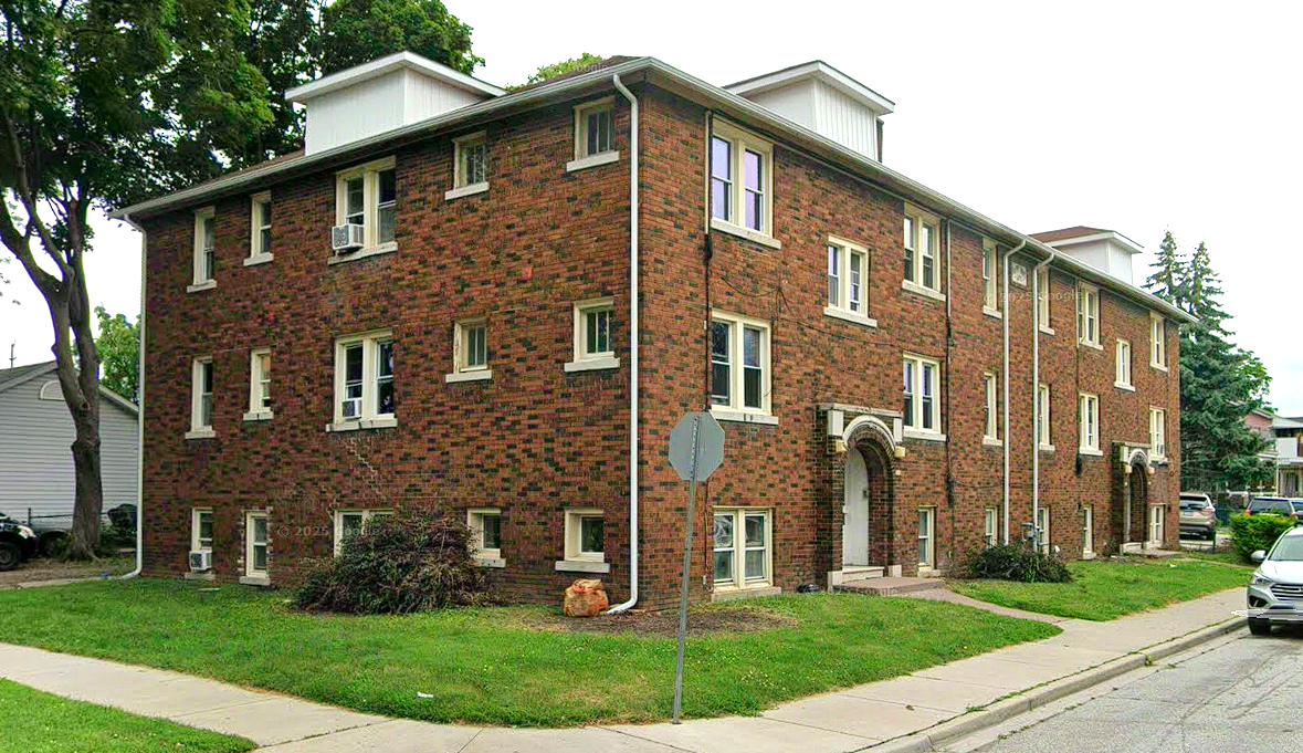 714 Elliott Street East - 1