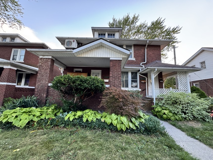 1227 Gladstone Avenue - Main
