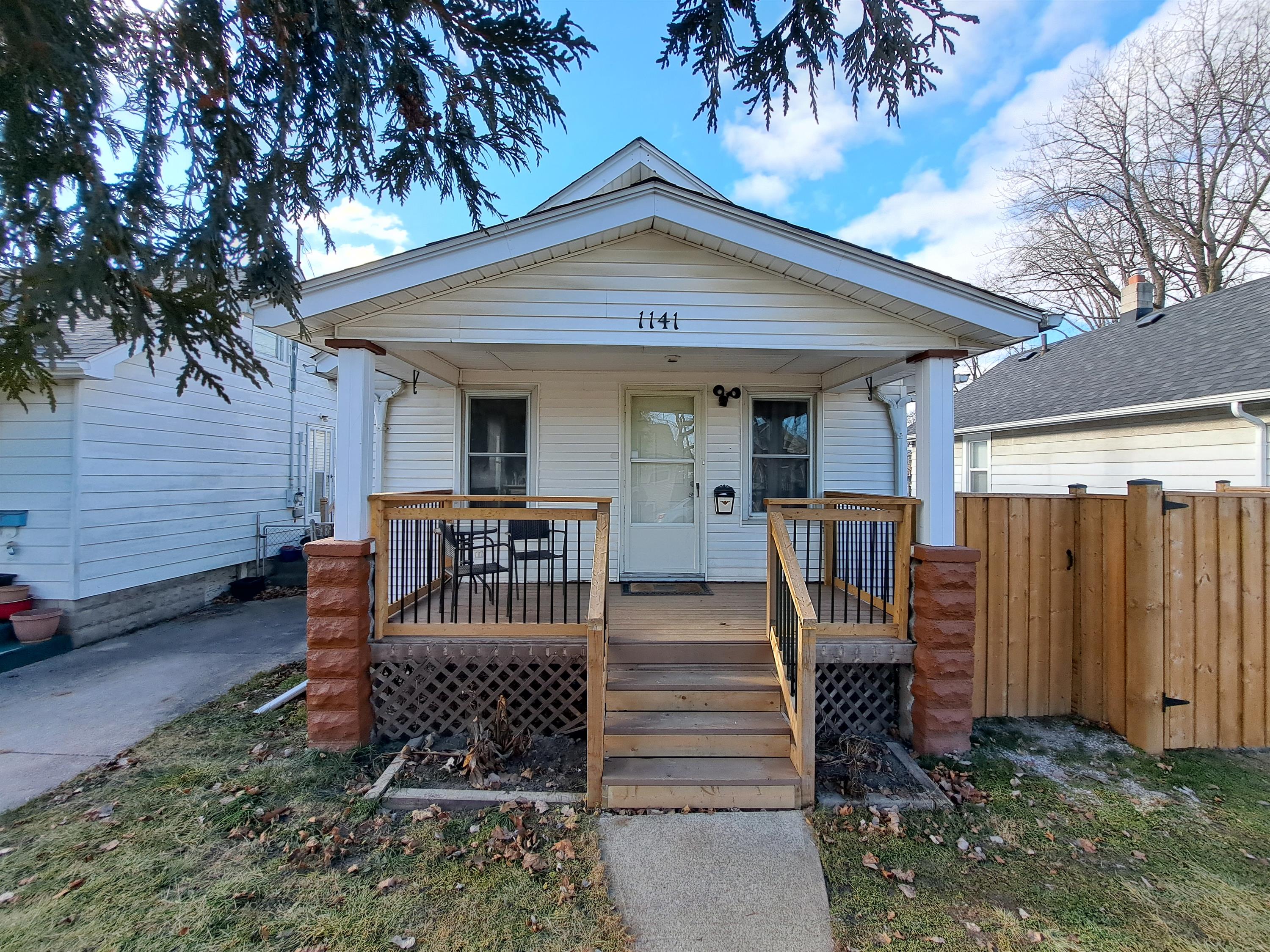 1141 Curry Avenue
